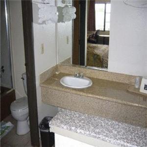 Queen Room interior